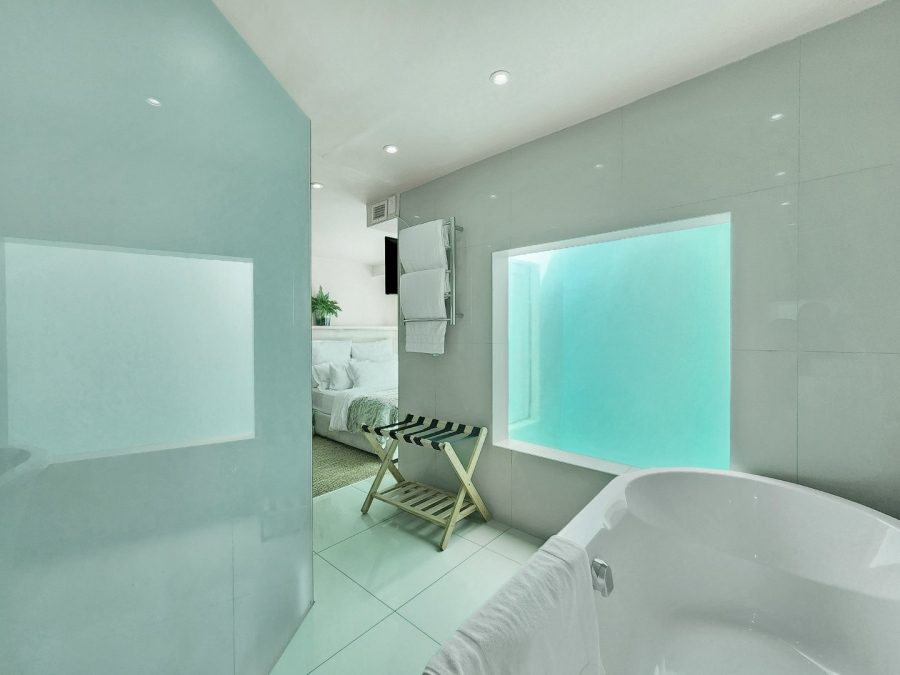 To Let 4 Bedroom Property for Rent in Clifton Western Cape